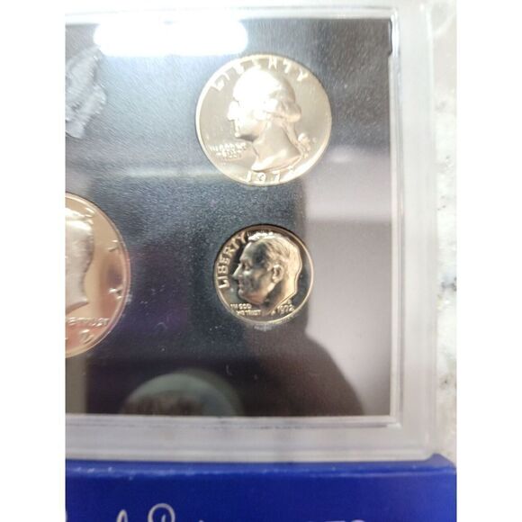 1972 US Mint 5 Coin Proof Set Kept in Safe Uncirculated in Case - Picture 2 of 8